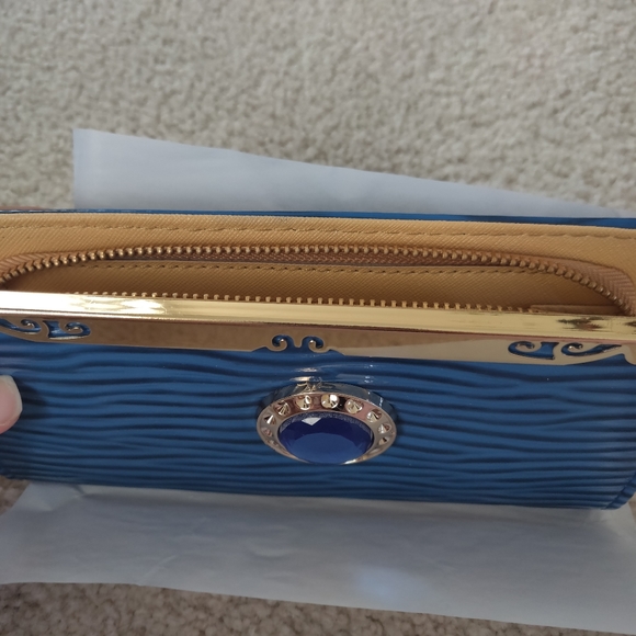 Wallet - Picture 3 of 7